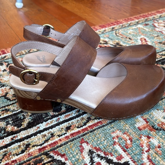 Dansko Malin tan waxy burnished leather clog - Picture 3 of 7